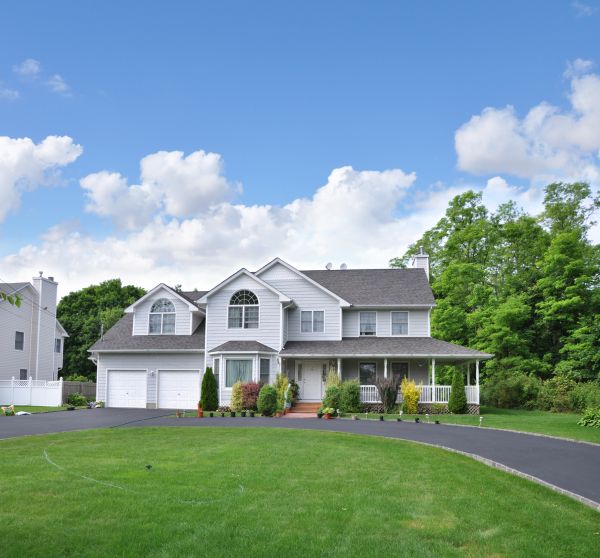 Asphalt Driveway Sealcoating in Brentwood