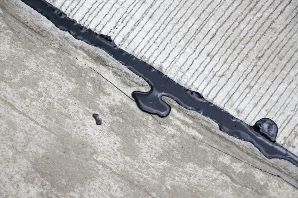Pavement Crack Sealing in Brentwood