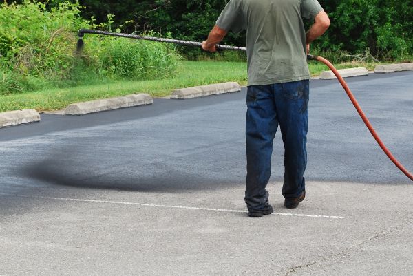 Lot Sealcoating in Brentwood